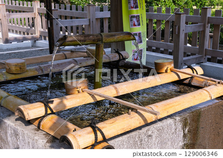 Chozuya (purification fountain) at Tsurumine Shrine (Sengakuen Garden) in Yoshino-cho, Kagoshima City Chozuya (purification fountain) at Tsurumine Shrine (Sengakuen Garden) in Yoshino-cho, Kagoshima City 129006346