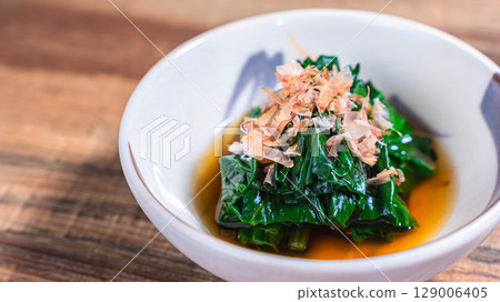 Spinach 129006405