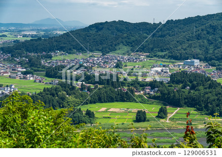 <Niigata Prefecture> Rural landscape under the summer sky <Niigata Prefecture> Rural landscape under the summer sky 129006531