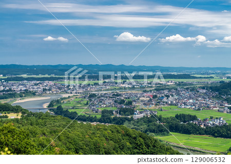 <Niigata Prefecture> Rural landscape under the summer sky <Niigata Prefecture> Rural landscape under the summer sky 129006532