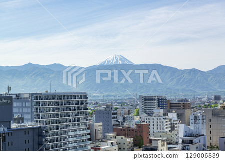 山梨縣甲府市 - 從城市觀景台欣賞甲府市的天際線(以富士山為中心) 山梨縣甲府市 - 從城市觀景台欣賞甲府市的天際線(以富士山為中心) 129006889