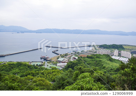 從高島權現山公園的觀景台望去的高島港 129006999