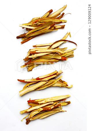 Liquorice root herbs, herbal slices Liquorice root herbs, herbal slices 129009124