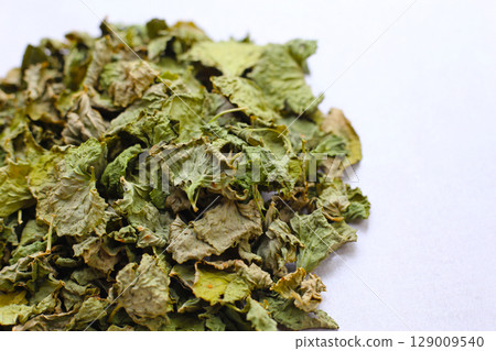 Dried gotu kola herb leaves 129009540
