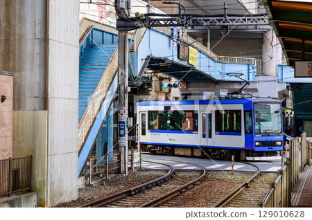 Tokyo Sakura Tram (Toden Arakawa Line) Oji Ekimae Station Tokyo Sakura Tram (Toden Arakawa Line) Oji Ekimae Station 129010628