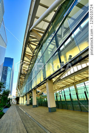 Tokyo: Takanawa Gateway Station building seen from Takanawa Gateway City 129010724