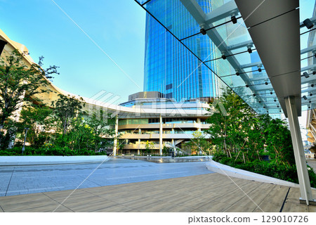 Tokyo: Takanawa Gateway Station building seen from Takanawa Gateway City 129010726