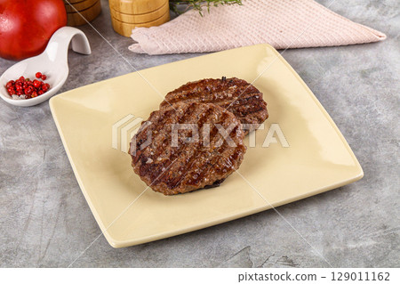 Grilled beef burger cutlet minced meat 129011162