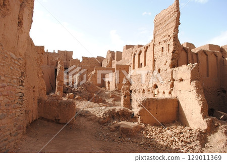 abandoned village on the Handour river valley ruins among the valleys of the Moroccan Atlas 129011369