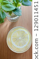 [Drink] Lemon squash | A clear glass that feels cool in the summer 129011451