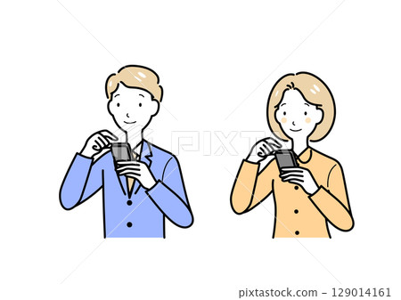 Men and women who operate smartphones Men and women who operate smartphones 129014161
