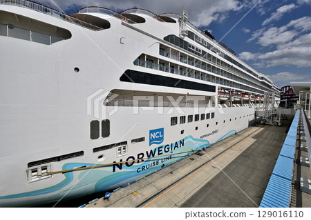 The cruise ship Norwegian Spirit anchored at Kobe Port The cruise ship Norwegian Spirit anchored at Kobe Port 129016110
