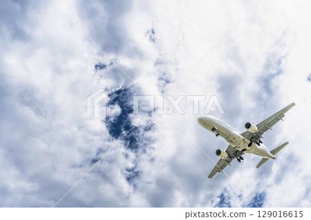 Morning Sendai Airport, landing plane, Natori City, Miyagi Prefecture Morning Sendai Airport, landing plane, Natori City, Miyagi Prefecture 129016615