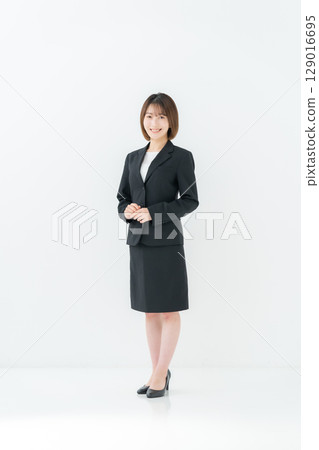 女商人，年輕女子，全身 129016695