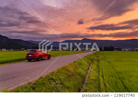<<Niigata Prefecture>> Summer rural landscape at dusk - Uonuma land <<Niigata Prefecture>> Summer rural landscape at dusk - Uonuma land 129017740