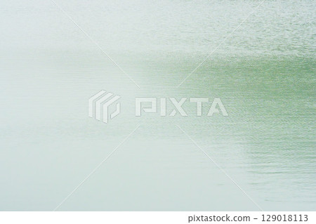 雨季早晨:水面霧氣瀰漫 16 雨季早晨:水面霧氣瀰漫 16 129018113