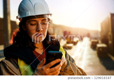 working in container terminal working in container terminal 129018187