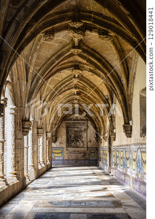 Colonnade of cloister of Sant Colonnade of cloister of Sant 129018441
