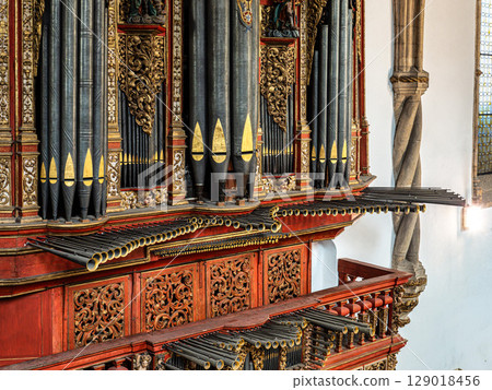 Coimbra , Portugal - Mar 15, 2025: Interior of Santa Cruz Monastery at Coimbra, Portugal 129018456