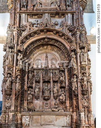Coimbra , Portugal - Mar 15, 2025: Tombs of Santa Cruz Monastery at Coimbra, Contains tombs of the kings of Portugal 129018459