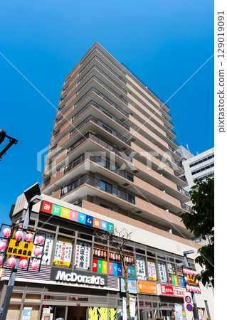 Strolling around Mitaka Station: Mitaka Drum Can Alley and High-Rise Apartments in Shimorenjaku, Mitaka City, Tokyo Strolling around Mitaka Station: Mitaka Drum Can Alley and High-Rise Apartments in Shimorenjaku, Mitaka City, Tokyo 129019091