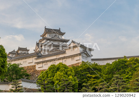 世界遺產姬路城美麗的城牆和傳統的日本建築 129020942