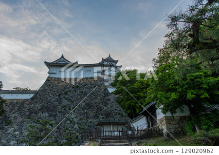 The beautiful castle walls and traditional Japanese architecture of Himeji Castle, a World Heritage Site The beautiful castle walls and traditional Japanese architecture of Himeji Castle, a World Heritage Site 129020962