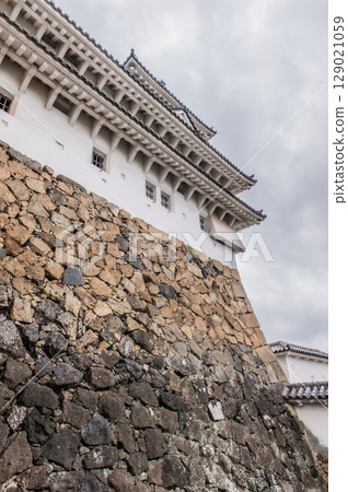 世界遺產姬路城美麗的城牆和傳統的日本建築 129021059