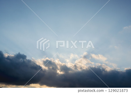 15 落日照亮了天空,躲在雲層後面 15 落日照亮了天空,躲在雲層後面 129021873