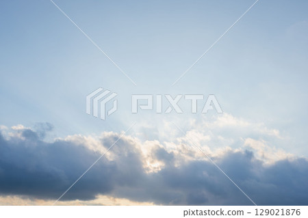 落日照亮了天空,卻躲在雲層後面 21 落日照亮了天空,卻躲在雲層後面 21 129021876