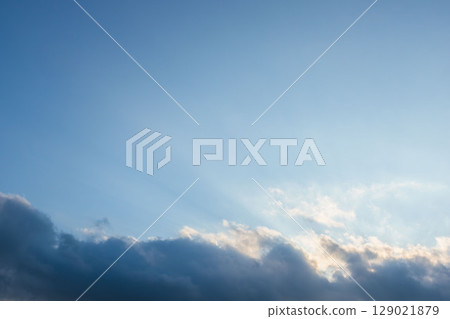 落日照亮了天空,卻躲在雲層後面 24 落日照亮了天空,卻躲在雲層後面 24 129021879