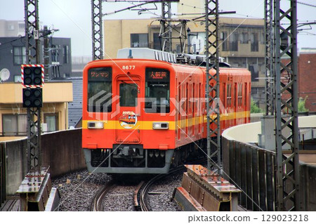告別老牌通勤列車…8000系列在大師線平穩運行 告別老牌通勤列車…8000系列在大師線平穩運行 129023218