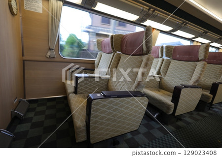 Kintetsu Ise-Shima Liner Deluxe Seat Kintetsu Ise-Shima Liner Deluxe Seat 129023408