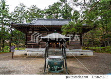 World Heritage Site Hiraizumi Motsuji Temple Kaisando Hall Hiraizumi Town, Iwate Prefecture 129024608
