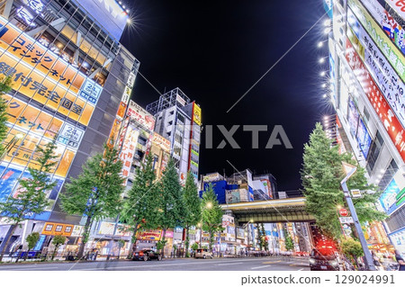 東京秋葉原電器街的夜景 129024991