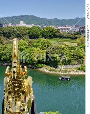 Okayama Castle, also known as Karasu Castle or Kinu Castle, was ruled by the Ukita, Kobayakawa and Ikeda clans, and is a view from the castle tower. Okayama Castle, also known as Karasu Castle or Kinu Castle, was ruled by the Ukita, Kobayakawa and Ikeda clans, and is a view from the castle tower. 129025765