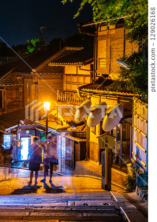 在街上睡覺 在街上睡覺 129026168