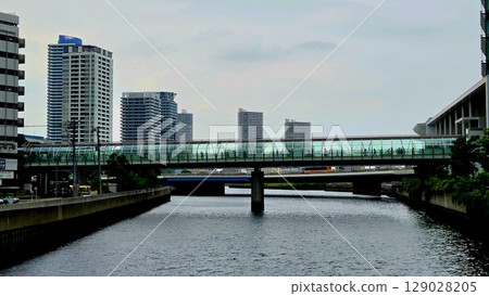Transparent Tunnel Bridge Commuter Route in Yokohama Transparent Tunnel Bridge Commuter Route in Yokohama 129028205