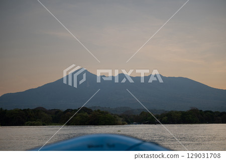 Boat tour on lake near Mombacho volcano 129031708