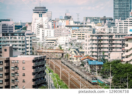 Photographing the 203 series running on the Joban Line from Kashiwa City Photographing the 203 series running on the Joban Line from Kashiwa City 129036738