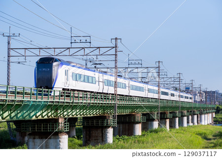 【中央本線】夏季行駛於多摩川大橋的“梓特快” 129037117