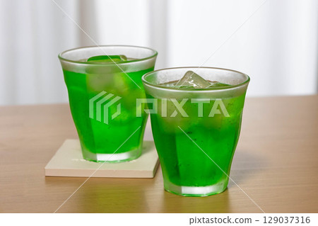 一杯蘇打水 一杯蘇打水 129037316