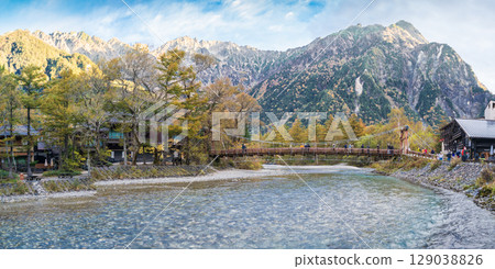 Beautiful autumn scenery of Kamikochi in Nagano Prefecture Beautiful autumn scenery of Kamikochi in Nagano Prefecture 129038826