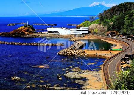 Beautiful blue sea and sky Tsuruoka City Renewal Kamo Aquarium Beautiful blue sea and sky Tsuruoka City Renewal Kamo Aquarium 129039714
