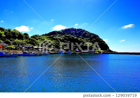 美麗的藍色大海和天空 129039719