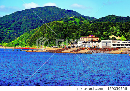 美麗的藍色大海和天空 129039736