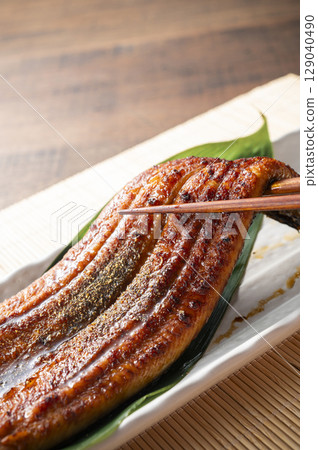Grilled eels of eel 129040490