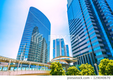 Tokyo cityscape in July. Extremely hot...View of the office buildings in front of Shinagawa Station. A ray of hope for a new era...=26th 129040670