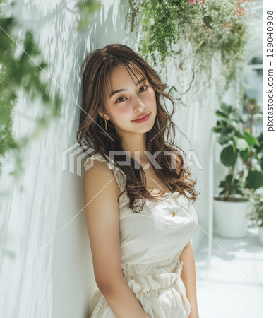 Beautiful fashion model 129040908