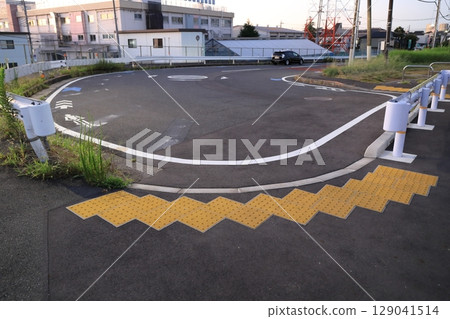 U-turn indication on dead-end roads U-turn indication on dead-end roads 129041514